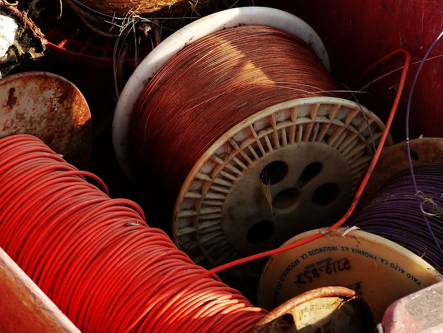 diversos, bobina, elèctric, cables, cable, coure, equipament, indústria, cap gent, vermell, gran grup d'objectes, a l'interior, contenidor, primer pla, natura morta, art i artesania, dia, abundància, nombre, cistella, elecció, grup d'objectes, vista d’angle alt, patró, mercat, variació, artesania, 4K