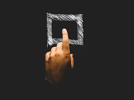 persona, tocar, negre, espai, Caixa, rectangle, dit, toqueu, contacte, dit, mà, suport, sol·licitud, Font, escriptura a mà, font de pissarra, símbol, focus, mà humana, part del cos humà, tir de l'estudi, fons negre, solució, il·luminat, dit humà, part del cos, una persona, còpia espai, persona irreconeixible, comunicació, a l'interior, gesticulant, celebració, ombra, tecnologia, homes, compost digital, extremitat humana, 4K