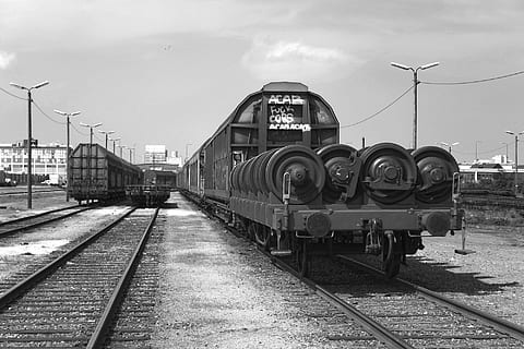 tog, trailere, jernbane, jernbanespor, transportmidler, jernbanetransport, tog - køretøj, offentlig transport, transportform, spore, himmel, natur, arkitektur, dag, bygget struktur, bygning udvendig, ingen mennesker, sky - himmel, land køretøj, udendørs, rejse, jernbanevogn, shunting yard, 1080P, CC0, offentligt domæne, royaltyfrie