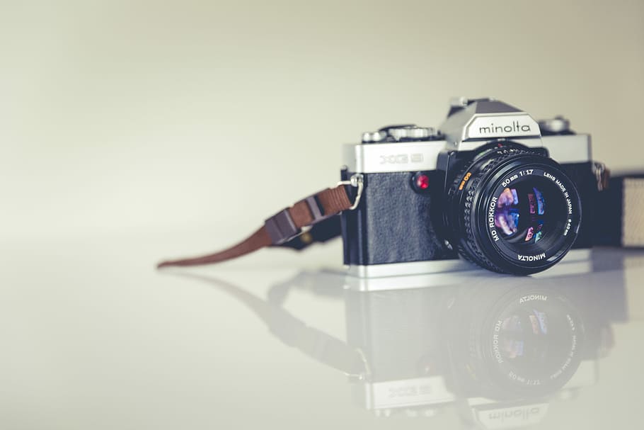 negre, gris, càmera del pont minolta, blanc, superfície, càmera minolta milc, càmera, fer una foto, tecnologia, obturador, plata, fotografia, fotògraf, cos, minolta, zoom, gran angular, vintage, aspecte utilitzat, urbà, estil, temes de fotografia, càmera - equip fotogràfic, equip fotogràfic, estil retro, primer pla, lent - instrument òptic, a l'interior, càmera digital, fotografiar, cap gent, càmera slr, sol objecte, natura morta, activitat, color negre, equipament, tir de l'estudi, modern, rodatge, 5K