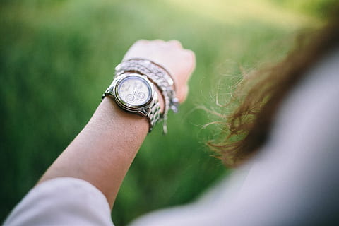 watch, girl, arm, Silver, caucasian, female, woman, hand, fashion, jewellery, jewelery, gil, style, human Hand, people, close-up, green Color, outdoors, human body part, time, one person, wristwatch, instrument of time, body part, selective focus, real people, day, lifestyles, women, holding, personal perspective, adult, checking the time, clock, human limb, wrist, finger, personal accessory, 5K