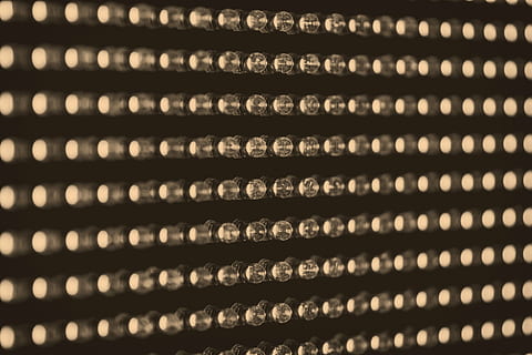 LED, panel, Licht, Scheinwerfer, Leuchtdiode, Makro, Makrofoto, Nahansicht, schließen, schwarz, Weiß, Sepia, Hintergrund, Struktur, Hintergründe, Vollbild, Wiederholung, keine Leute, Muster, in einer Reihe, drinnen, Seite an Seite, große gruppe von gegenständen, Fülle, beleuchtet, Auftrag, Lichtanlage, texturiert, Metall, die Architektur, Anordnung, Tag, elektrische Ausrüstung, 5K, CC0, gemeinfrei, lizenzfrei