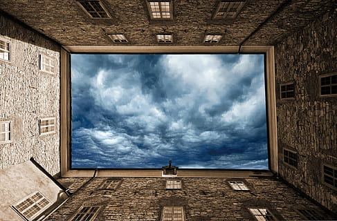 Person, zeigt, Blau, Weiß, wolkig, Himmel, Wolken, Gebäude, oben, Aussicht, Fantasie, Licht, Rahmen, Hintergrund, bunt, Digital, bewirken, Design, wolke - himmel, die Architektur, gebaute Struktur, Fenster, Gebäudehülle, Natur, Tag, Wandbau - Funktion, keine Leute, Geschichte, die Vergangenheit, Wand, Flachwinkelansicht, draußen, Sonnenlicht, alt, Schönheit in der Natur, direkt darunter, 1080P, CC0, gemeinfrei, lizenzfrei
