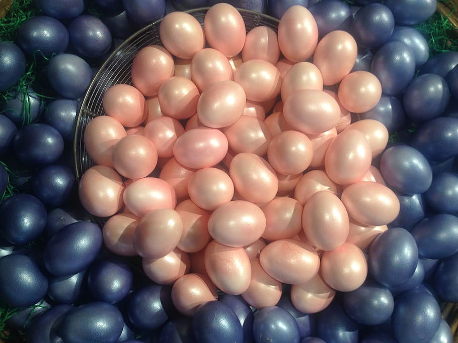 ou, Pasqua, targeta de felicitació, Feliç Pasqua, religió, colorit, blau, nadó, fructífera, nens, raça, gran grup d'objectes, natura morta, abundància, menjar i beguda, menjar, a l'interior, cap gent, vista d’angle alt, esfera, primer pla, marc complet, frescor, directament a sobre, fons, Color blanc, forma, benestar, alimentació saludable, arranjament, 2K