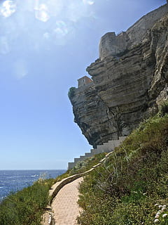 Bonifacio, klipper, udhæng, høj, landskab, korsika, havet, naturskøn, sti, himmel, hav, vand, skønhed i naturen, natur, scenics - natur, ro, dag, klippe, rock formation, rolig scene, rock-objekt, jord, solid, klint, ikke-urbane scene, ingen mennesker, plante, horisont over vand, udendørs, eroderet, 4K, CC0, offentligt domæne, royaltyfrie