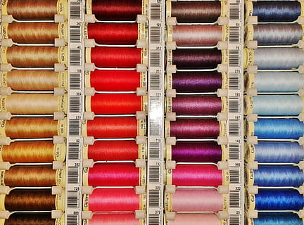 set di fili, filo per cucire, rocchetti di filo, filato, ruolo, filo, merceria, kit da cucito, fadenrollen, colore, colorato, vicino, cucire, accessori per il cucito, mestiere, schneider, bobina, multicolore, fotogramma intero, sfondi, preparativi, in casa, grande gruppo di oggetti, scelta, variazione, nessuno, pila, ordine, natura morta, fianco a fianco, di fila, modello, Al dettaglio, abbondanza, in vendita, 1080P, CC0, dominio pubblico, privo di copyright