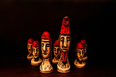 statut, visage, ancien, fond noir, marron, des pierres, rouge, blanc, image, art et Artisanat, prise de vue en studio, l'histoire, personne, à l'intérieur, artisanat, représentation humaine, le passé, religion, la civilisation ancienne, représentation, antique, la créativité, nature morte, croyance, Festival, 5K, CC0, domaine public, libre de droits