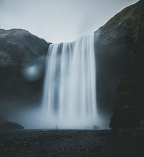 cascate, fotografia naturalistica forestale, giorno, foto, fotografia, gruppo di persone, l'acqua cade, cascata, natura, acqua, Paesaggi, fiume, paesaggio, bellezza nella natura, caduta, all'aperto, Islanda, montagna, posto famoso, roccia - oggetto, soggezione, movimento, lunga esposizione, acqua corrente, scenics - natura, fluente, roccia, movimento sfocato, spruzzi, solido, viaggio, turismo, formazione rocciosa, destinazioni di viaggio, nessuno, potere in natura, acqua che cade, spruzzatura, 2K, CC0, dominio pubblico, privo di copyright