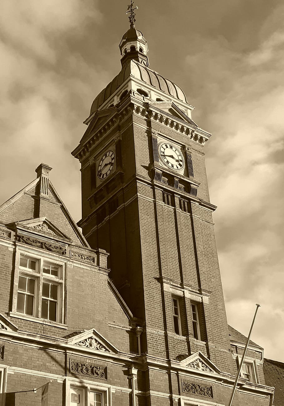 cel, rellotge, núvols, edifici, swindon, Gran Bretanya, UK, la torre del rellotge, arquitectura, exterior de l'edifici, estructura construïda, núvol - cel, història, vista d’angle baix, torre, cap gent, naturalesa, ciutat, Torre del Rellotge, dia, destinacions de viatge, alta - alta, comunicació, a l'aire lliure, temps, turisme, fletxa, 2K
