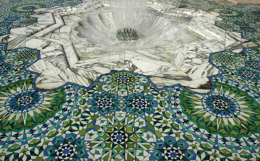 Font, rajola, mosaic, patrons, marroquí, casablanca, patró, art i artesania, disseny, cap gent, motiu floral, creativitat, planta, arquitectura, dia, estructura construïda, primer pla, representació, marc complet, forma, naturalesa, a l'aire lliure, representació humana, artesania, color verd, flor, sostre, 2K
