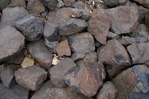 steiner, teksturer, bakgrunn, struktur, steinstein, grå, bank, bakke, fast, stein, rock-objekt, full ramme, ujevn, ingen folk, natur, stein - objekt, strukturert, overflod, dag, stable, stor gruppe gjenstander, utendørs, høy vinkel visning, heap, nærbilde, 5K, CC0, offentlig domene, opphavsrett gratis