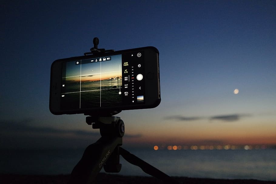 smartphone nero, sera, i phone, macro, oceano, foto, fotografia, mare, cielo, smartphone, scattare foto, tecnologia, industria cinematografica, temi fotografici, macchina fotografica - attrezzatura fotografica, studio cinematografico, illuminato, le riprese, film, industria televisiva, silhouette, telecamera, cultura artistica e intrattenimento, videocamera domestica, attrezzatura fotografica, crepuscolo, tripode, attrezzatura per l'illuminazione, schermo, comunicazione, nessuno, notte, attrezzatura, operatore di camera, Camera digitale, video, materiale elettrico, 5K