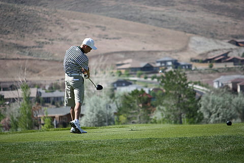 golf, chauffør, tee, skud, Golfklub, atlet, Tiger woods, sport, golfbane, aktivitet, fritidsaktivitet, en person, græs, herrer, tager et skud - sport, weekend aktiviteter, sportsmand, golf swing, golfspiller, afslappet tøj, plante, livsstil, rigtige mennesker, bevægelse, dygtighed, grøn - golfbane, 4K, CC0, offentligt domæne, royaltyfrie