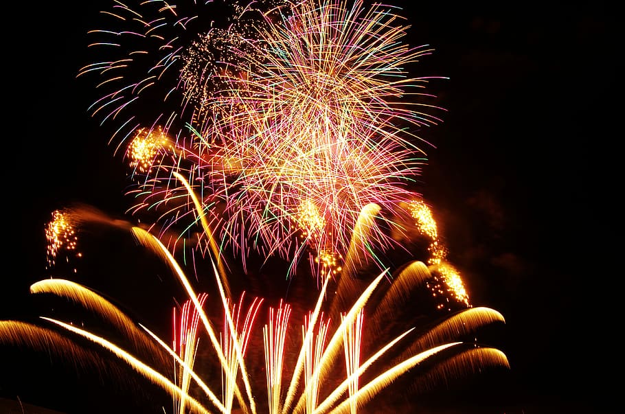 razzo, fuochi d'artificio, Moerenuma, Fuochi artificiali, fuochi d'artificio - Oggetto creato dall'uomo, celebrazione, che esplode, notte, illuminato, fuoco d'artificio, cultura artistica e intrattenimento, movimento, evento, lunga esposizione, raggiante, movimento sfocato, multicolore, natura, Inquadratura dal basso, nessuno, scintille, luce, cielo, sparkler, 4K