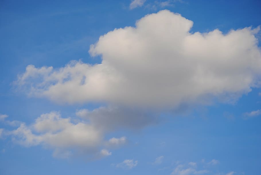 Himmel, Wolke, Blau, Natur, Weiß, Wetter, Tag, Licht, Sommer-, Platz, Wolkengebilde, Farbe, Luft, Sonnenlicht, Aussicht, Umgebung, flauschige, Kumulus, hoch, Hintergründe, draußen, wolke - himmel, Klima, Kumuluswolke, szenen, Schönheit in der Natur, Szenen - Natur, Ruhe, Flachwinkelansicht, ruhige Szene, keine Leute, idyllisch, weiße Farbe, Vollbild, Atmosphäre, Meteorologie, Wind, Weichheit, 4K