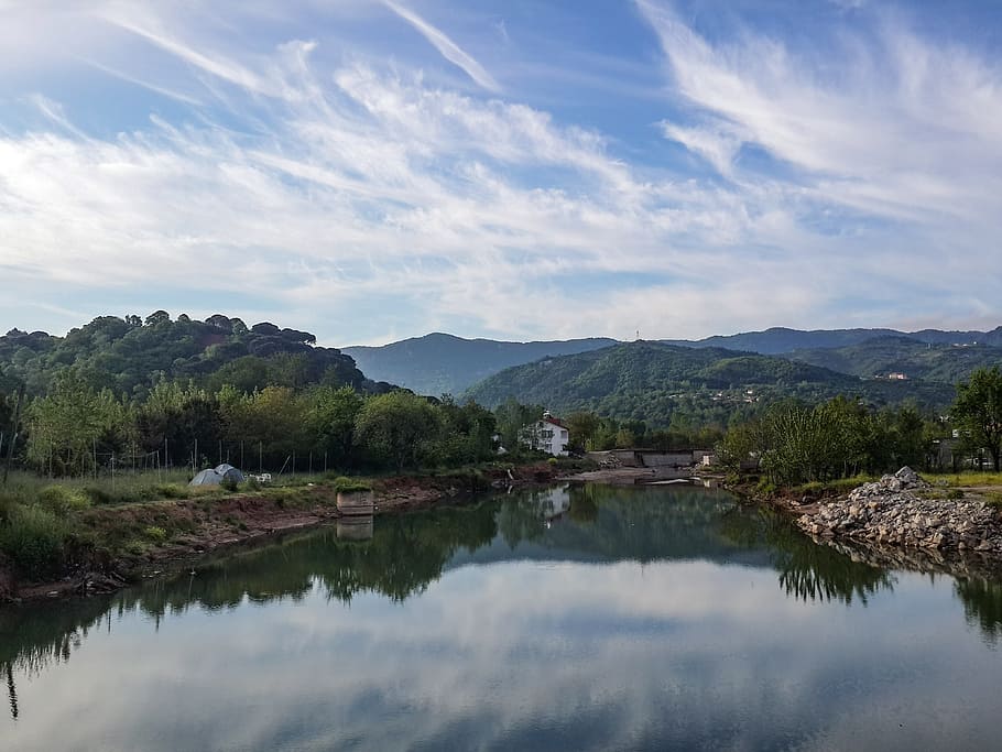 lacca, lago, riflessione, nuvole, natura, acqua, cielo, montagna, albero, scenics - natura, bellezza nella natura, scena tranquilla, la tranquillità, nuvola - cielo, pianta, nessuno, catena montuosa, scena non urbana, giorno, idilliaco, all'aperto, lago di riflessione, 4K