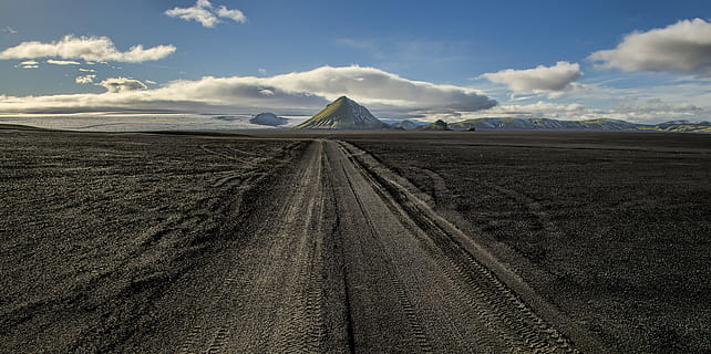 Straße in der Nähe von Berg, breit, Winkel Foto, braun, Straße, wolkig, Himmel, Spur, Berg, Wolkengebilde, off road, Perspektive, blauer Himmel, Natur, draußen, Landschaft, Umgebung, wolke - himmel, Land, Szenen - Natur, Reise, keine Leute, Landwirtschaft, Horizont, Reiseziele, Schönheit in der Natur, Tag, Gebirge, ländliche Szene, Nicht-städtische Szene, 5K, CC0, gemeinfrei, lizenzfrei