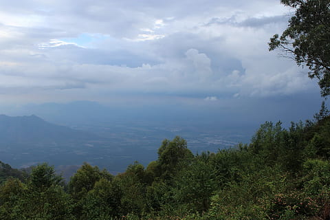 regnerisch, dicht, Wolken, Baum, Pflanze, wolke - himmel, Schönheit in der Natur, Ruhe, Himmel, ruhige Szene, Szenen - Natur, Wachstum, Natur, Tag, Nicht-städtische Szene, keine Leute, Wasser, grüne Farbe, idyllisch, draußen, Wald, Berg, 1080P, CC0, gemeinfrei, lizenzfrei