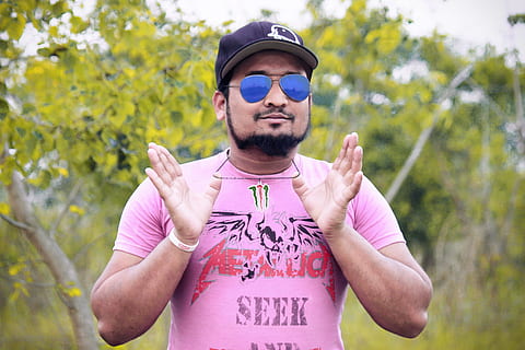 https www, Facebook, photo com, php fbid 1904659609776200, des lunettes de soleil, vue de face, mode, une personne, des lunettes, barbe, poils du visage, jeune adulte, Activité de loisir, les jeunes hommes, modes de vie, Hommes, portrait, Vêtements décontractés, adulte, chapeau, plante, la taille, en plein air, hipster - personne, 4K, CC0, domaine public, libre de droits