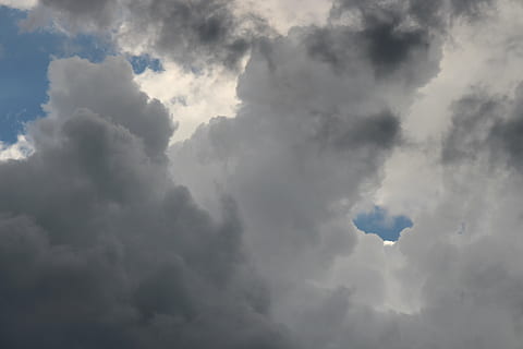 Kumulus, wolkig, Himmel, Wolkengebilde, Wolken des blauen Himmels, Natur, Wetter, Blau, wolke - himmel, draußen, Tag, bedeckt, Hintergründe, Klima, Luft, Meteorologie, Schönheit in der Natur, Flachwinkelansicht, keine Leute, Szenen - Natur, Ruhe, ruhige Szene, Vollbild, weiße Farbe, idyllisch, Umgebung, bedrohlich, 5K, CC0, gemeinfrei, lizenzfrei