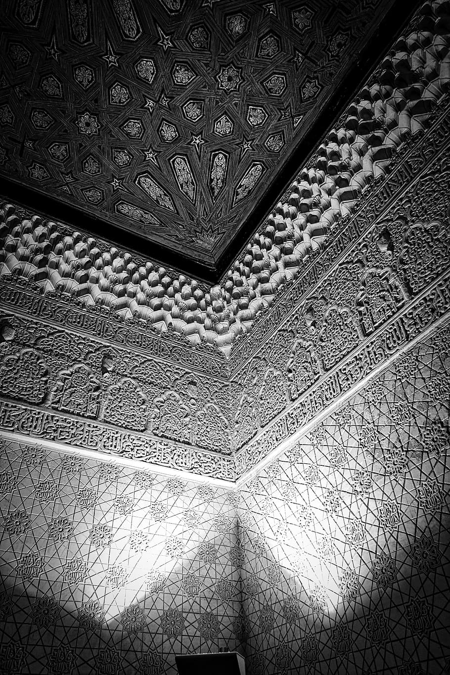patrons, paret, decoració, interior, ornamentals, textura, simètric, islam, mesquita, arquitectura, patró, estil àrab, religió, Coran, text, a l'interior, fons, marc complet, cap gent, disseny, sostre, funció de construcció de parets, primer pla, art i artesania, estructura construïda, vista d’angle alt, forma, ornamentat, creativitat, característica arquitectònica, motiu floral, 5K