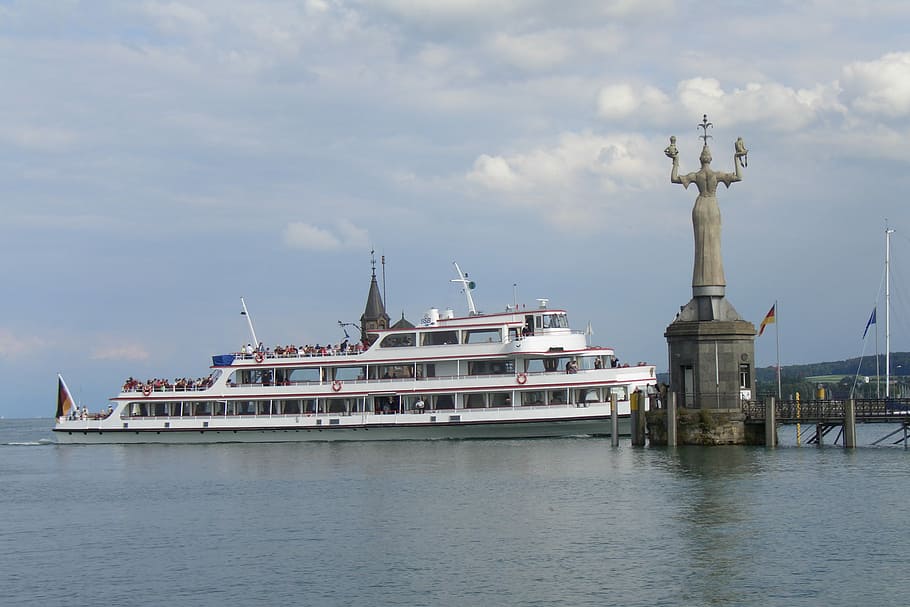trajekt, jezero konstanty, konstanty, námořní plavidlo, nebe, loď, nikdo, den, námořnictvo, voda, mrak - nebe, architektura, stavba, nábřeží, exteriér budovy, přeprava, cestovat, moře, způsob dopravy, Příroda, plavba, cestovní ruch, řemeslo, výletní loď, osobní plavidlo, 2K