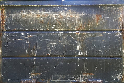 achtergrond, structuur, metaal, Roest, grunge, staal, metalen textuur, ijzer, textuur achtergrond, gestructureerde achtergrond, oppervlakte, industrieel, oud, paneel, volledig kader, achtergronden, geen mensen, patroon, getextureerde, verweerde, architectuur, ingebouwde structuur, detailopname, binnenshuis, gekrast, hout - materiaal, muur - bouwfunctie, dag, vuil, oververmoeid, zilverkleurig, 2K, CC0, publiek domein, royaltyvrij