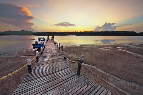 Meer, Natur, Himmel, Sand, Boot, Wolken, Dock, idyllisch, Ozean, Seebrücke, Reflexion, Fluss, szenisch, seelandschaft, Strand, Ufer, still, Bäume, Wasser, Sonnenuntergang, wolke - himmel, See, Schönheit in der Natur, Szenen - Natur, Ruhe, ruhige Szene, der Weg nach vorn, Holz - Material, Lebensstile, echte Menschen, Männer, Richtung, orange Farbe, draußen, Holzverkleidung, 1080P, CC0, gemeinfrei, lizenzfrei