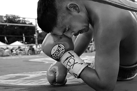 foto em tons de cinza, masculino, boxer, ringue de boxe, tex, texas, lutador, boxe, anel, baixa, esporte, luta, Treinamento, atleta, força, ginástica, jovem, caixa, concorrência, poder, adulto, corpo, exercício, homem, soco, combate, luva, desafio, muscular, kickboxing, músculo, Academia, horizontal, pessoa, Forte, saúde, competitivo, Preto, branco, bw, Preto e branco, construção muscular, pessoas, treinamento esportivo, uma pessoa, adulto jovem, pessoas reais, homens, sem camisa, estilos de vida, criança, focar em primeiro plano, infância, dia, atividade de lazer, tatuagem, machos, homens jovens, ao ar livre, natureza, fechar-se, piscina, 1080P, CC0, domínio público, royalty free