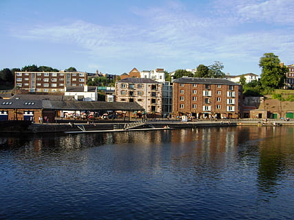 exeter, devon, iskele, nehir kıyısı, İngiltere, nehir, mimari, dış yapı, yapılı yapı, Su, bina, liman bölgesi, Kent, gökyüzü, yerleşim bölgesi, ağaç, doğa, gün, yansıma, insansız, bulut - gökyüzü, ev, bitki, taşımacılık, açık havada, apartman, sıra ev, şehir manzarası, 1080P, CC0, kamu malı, telif ücretsiz