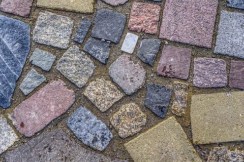 vzor, struktura, Pozadí, kámen, cihlový, beton, náplast, hof, fuga, barvitý, hdr, s vysokým dynamickým rozsahem, kontrast, textura, vysoký úhel pohledu, texturou, pěšina, ulice, celý rám, nikdo, den, dlažební kamen, hrubý, venku, tvar, dlažební kámen, silnice, pevný, design, město, kamenný materiál, 5K, CC0, veřejná doména, bez autorských práv