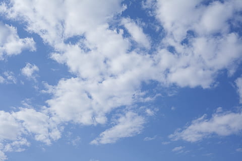 himmel, Sky, skyer, blå, hvid, landskab, hvide skyer, sammensætning, luft, miljømæssige, forår, natur, baggrund, plads, udendørs, smuk, atmosfære, struktur, høj, detalje, abstrakt, flyve, dag, fred, utrolig, store, tapet, morgen, sæson, det er i luften, sky - himmel, lav vinkel visning, skønhed i naturen, ro, baggrunde, ingen mennesker, scenics - natur, hvid farve, rolig scene, fuld ramme, idyllisk, cloudscape, miljø, sollys, ikke-urbane scene, meteorologi, 5K, CC0, offentligt domæne, royaltyfrie