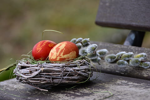 color, decoration, easter, easter decor, easter decorations, easter eggs, easter nest, eggs, food, Happy Easter, nest, season, still life, texture, traditional, wood, wooden, food and drink, healthy eating, freshness, wellbeing, vegetable, container, no people, focus on foreground, basket, wood - material, fruit, day, carrot, table, nature, plant, root vegetable, tomato, outdoors, gardening, vegetarian food, 5K, CC0, public domain, royalty free