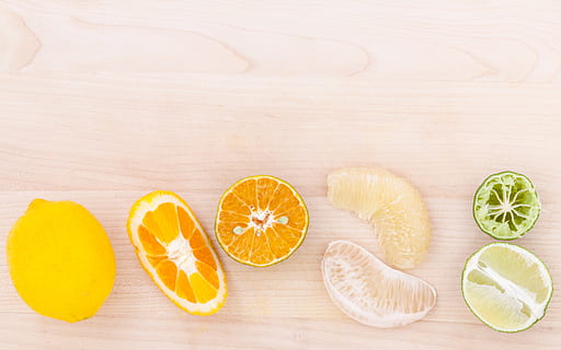 limões, bege, superfície, fundo, bebida, café da manhã, cítrico, cor, cortar, dieta, Comida, fresco, frescura, fruta, verde, grupo, saúde, ingrediente, suco, suculento, folha, limão, limonada, Lima, tangerina, misturar, natural, natureza, nutrição, laranja, orgânico, cru, refrescante, refresco, maduro, seção, fatiado, espremido, doce, mesa, árvore, tropical, vibrante, Vitamina, vívido, madeira, de madeira, amarelo, citrino, madeira - material, fatia, fruta laranja, comida e bebida, Alimentação saudável, bem-estar, dentro de casa, ainda vida, ninguém, cor laranja, corte transversal, grupo de objetos, visão de alto ângulo, antioxidante, vitamina C, grão de madeira, comida vegetariana, 5K, CC0, domínio público, royalty free