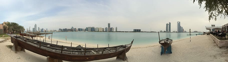 ampli, foto d'angle, Riba, Abu Dhabi, uae, dubai, arrencada, panorama, àrab, emirats, edifici, arquitectura, viatjar, aigua, vaixell nàutic, cap gent, dia, transport, a l'aire lliure, ciutat, panoràmica, exterior de l'edifici, naturalesa, estructura construïda, cel, destinacions de viatge, núvol - cel, paisatge, horitzó urbà, vida de ciutat, reflexió, manera de transport, paisatge urbà, gratacels, exterior d’edifici d’oficines, góndola - vaixell tradicional, 8K