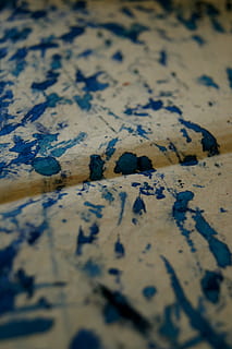 inchiostro, foglia, libro, vecchio, storicamente, blu, pasticcio, caos, font, arte, dipingere, schizza, spray, riempitivo, partire, tamponare, capriccio, piegato, carta, fotogramma intero, messa a fuoco selettiva, sfondi, nessuno, avvicinamento, in casa, modello, vista dall'alto, strutturato, intemperie, giallo, deterioramento, declino, natura morta, danneggiato, disordinato, corri giù, giorno, 4K, CC0, dominio pubblico, privo di copyright