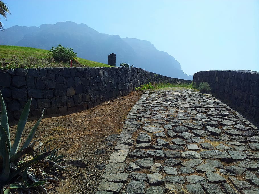 ruta, Camí, paisatge, caminar, història, material de pedra, muntanya, antiga ruïna, antic, a l'aire lliure, paret, paret de pedra, cel, naturalesa, arquitectura, sòlid, el passat, estructura construïda, cel clar, funció de construcció de parets, dia, escena tranquil·la, planta, tranquil·litat, paret circumdant, fort, destinacions de viatge, cap gent, civilització antiga, 2K