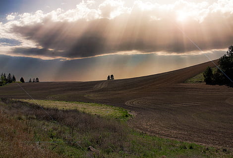 Solstraaler, skyer, Mark, græs, jord, landskabet, landdistrikterne, blå, himmel, natur, landskab, sky - himmel, skønhed i naturen, rolig scene, scenics - natur, ro, miljø, solstråle, ikke-urbane scene, plante, dag, sollys, rigtige mennesker, transportmidler, udendørs, 1080P, CC0, offentligt domæne, royaltyfrie