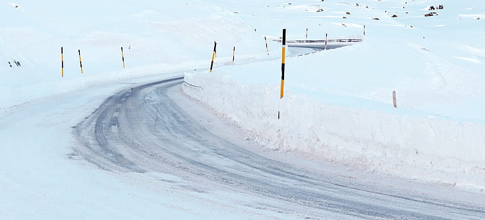 vej, dækket, sne, vinter, kold, is, frost, vinterlige, iset, juli passere, snedækket, kold temperatur, sport, natur, vintersport, hvid farve, dag, bjerg, miljø, stå på ski, transportmidler, landskab, ikke-urbane scene, skønhed i naturen, vand, fritidsaktivitet, ferie, udendørs, skibakke, pulver sne, 5K, CC0, offentligt domæne, royaltyfrie
