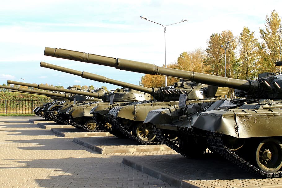 tancs, armes, canó, tècnica, militar, transport, forces Armades, arma, dia, dipòsit, conflicte, manera de transport, llum solar, lluita, guerra, exèrcit, tanc blindat, a l'aire lliure, cap gent, naturalesa, arbre, cel, vehicle terrestre, govern, 4K
