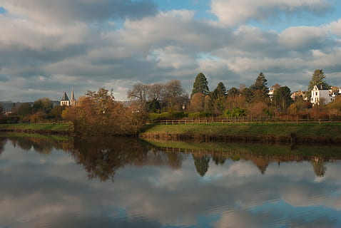 nature, fall, landscape, reflection, lake, pond, mirror, autumn landscape, sky, cloud - sky, waterfront, plant, tree, water, beauty in nature, scenics - nature, tranquility, tranquil scene, no people, architecture, day, non-urban scene, growth, built structure, outdoors, 4K, CC0, public domain, royalty free