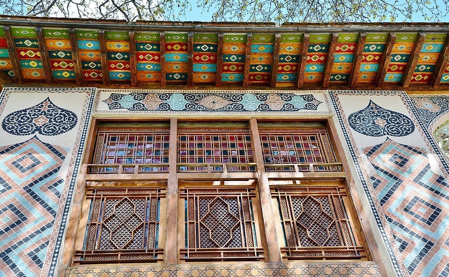 Contexte, mosaïque, modèle, polygone, polygonal, lumière, décoration, décoratif, conception, abstraction, cristal, coloré, architecture, art et Artisanat, structure construite, personne, la créativité, faible angle de vue, artisanat, à l'intérieur, bâtiment, journée, religion, bois - matériau, plafond, multi couleur, croyance, lieu de culte, orné, mural, motif floral, 4K