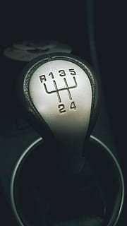palanca de cambios, manual, cambio de palo, interior del coche, Vehículo de motor, coche, de cerca, número, modo de transporte, adentro, interior del vehículo, transporte, nadie, controlar, vehículo terrestre, texto, equipo, viaje, vista de alto ángulo, diseño, escritura occidental, velocidad, 5K, CC0, dominio público, libre de derechos
