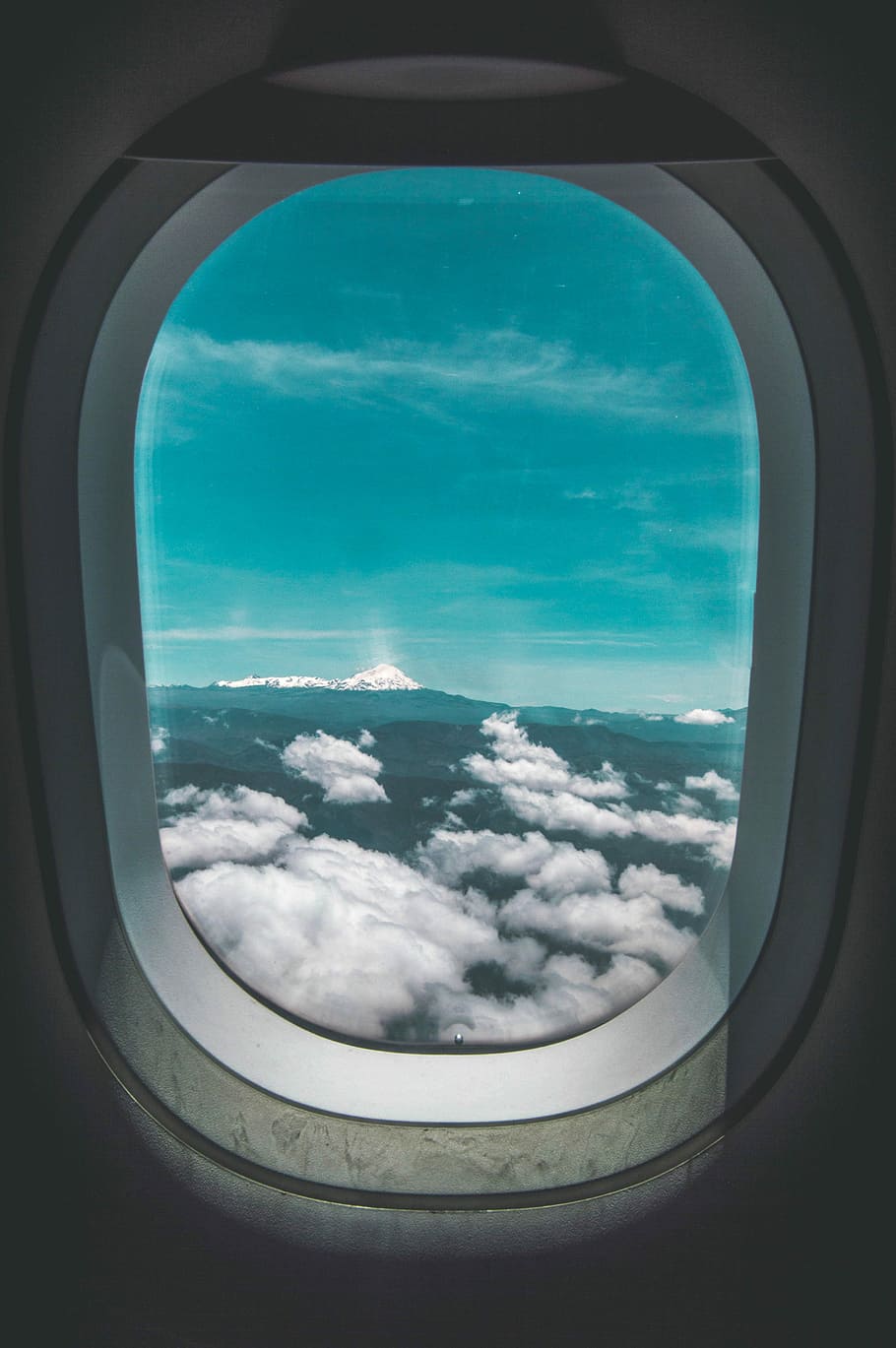 Fenster zum Abenteuer, Antenne, Aussicht, Weiß, Wolken, Fenster, Flugzeug Fenster, Flugzeugansicht, Flugzeug Fensteransicht, Flugzeug, Luftfahrzeug, fliegend, wolke - himmel, Fahrzeuginnenraum, Reise, Transportmittel, Transport, Himmel, in der Luft, Luftaufnahme, Natur, keine Leute, Flugzeugflügel, Tag, Glas - Material, draußen, Verkehrsflugzeug, Blick auf Ansicht, Luft-und Raumfahrtindustrie, 5K