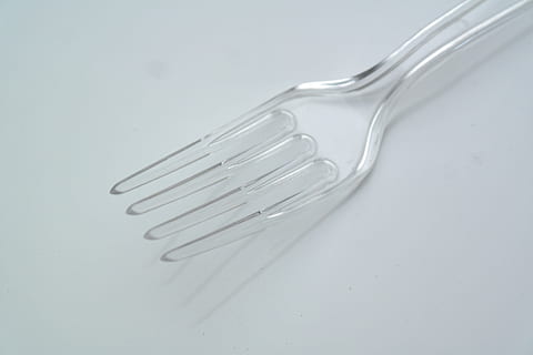 Gabel, plastik Besteck, Plastikgabel, Kunststoff, Besteck, transparent, Gabeln, Küchenutensilien, Löffel, Geschirr, Ausrüstung, keine Leute, Weiß, silberfarben, Studioaufnahme, weißer Hintergrund, Nahansicht, Tag, drinnen, einzelnes Objekt, grau, grauer Hintergrund, Gesundheitswesen und Medizin, Metall, Essgeschirr, Essen und Trinken, Glas - Material, Einfachheit, weiße Farbe, stehlen, 5K, CC0, gemeinfrei, lizenzfrei