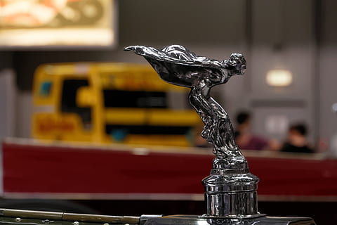 Oldtimer, cool, Zahl, Auto, Chrom, coole Figur, Fahrzeug, Silber-, Metall, glänzend, Nahansicht, keine Leute, drinnen, Tag, Fokus auf den Vordergrund, Tabelle, Essen und Trinken, Restaurant, selektiver Fokus, Geschäft, Kunst und Handwerk, Kreativität, Antiquität, Sitz, Abwesenheit, Erfrischung, die Architektur, Retro-Stil, 5K, CC0, gemeinfrei, lizenzfrei