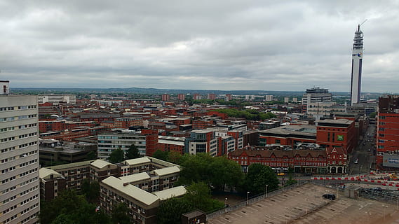 sylwetka na tle nieba, birmingham, wieża, architektura, na zewnątrz budynku, zbudowana struktura, Miasto, chmura - niebo, niebo, budynek, wysoki kąt widzenia, pejzaż miejski, dzielnica mieszkaniowa, żadnych ludzi, Natura, dzień, życie w mieście, na dworze, dach, ulica, pochmurny, wieżowiec, budynek biurowy na zewnątrz, 4K, CC0, domena publiczna, darmowe zdjęcia