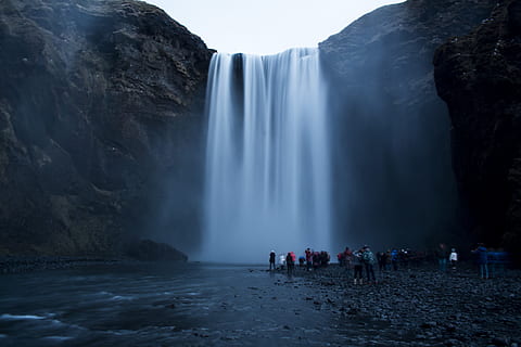 fred, Islandia, alba, paisatge, cascada, fosc, vespre, flux, grup, gel, llac, exposició llarga, moviment, muntanya, naturalesa, a l'aire lliure, gent, riu, rock, roques, escènic, visites turístiques, lapse de temps, turistes, viatjar, aigua, cascades, escenics - natura, bellesa a la natura, grup de persones, turisme, moviment borrós, destinacions de viatge, multitud, formació de roca, esquitxades, activitat d'oci, rock - object, aigua que flueix, poder a la natura, que flueix, 5K, CC0, domini públic, lliure de regalies