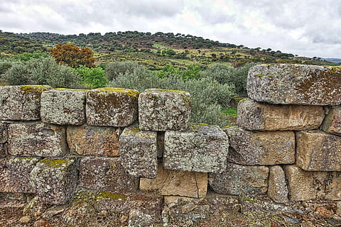 graue Mauer, Steinwand, Blöcke, gebrochen, uralt, Ruinen, stein material, gebaute Struktur, Geschichte, Himmel, keine Leute, wolke - himmel, solide, Wand, die Architektur, Natur, Tag, die Vergangenheit, Pflanze, alte Ruine, draußen, Wandbau - Funktion, alt, Stapel, alte Zivilisation, 5K, CC0, gemeinfrei, lizenzfrei