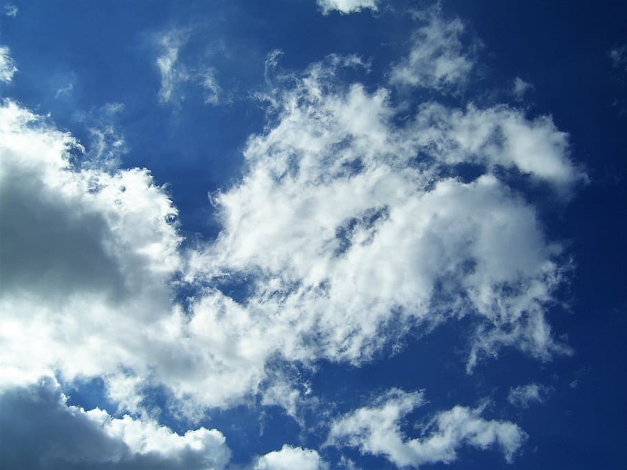 hemel, wolken, blauw, licht, weer, tijd, dom, cloudscape, achtergronden, wolk - lucht, natuur, dramatische hemel, wind, Vakantiebestemmingen, milieu, atmosfeer, schoonheid in de natuur, humeurige lucht, scenics - natuur, bewolking, geen mensen, witte kleur, buitenshuis, zomer, klimaat, piekerig, helder, meteorologie, 2K